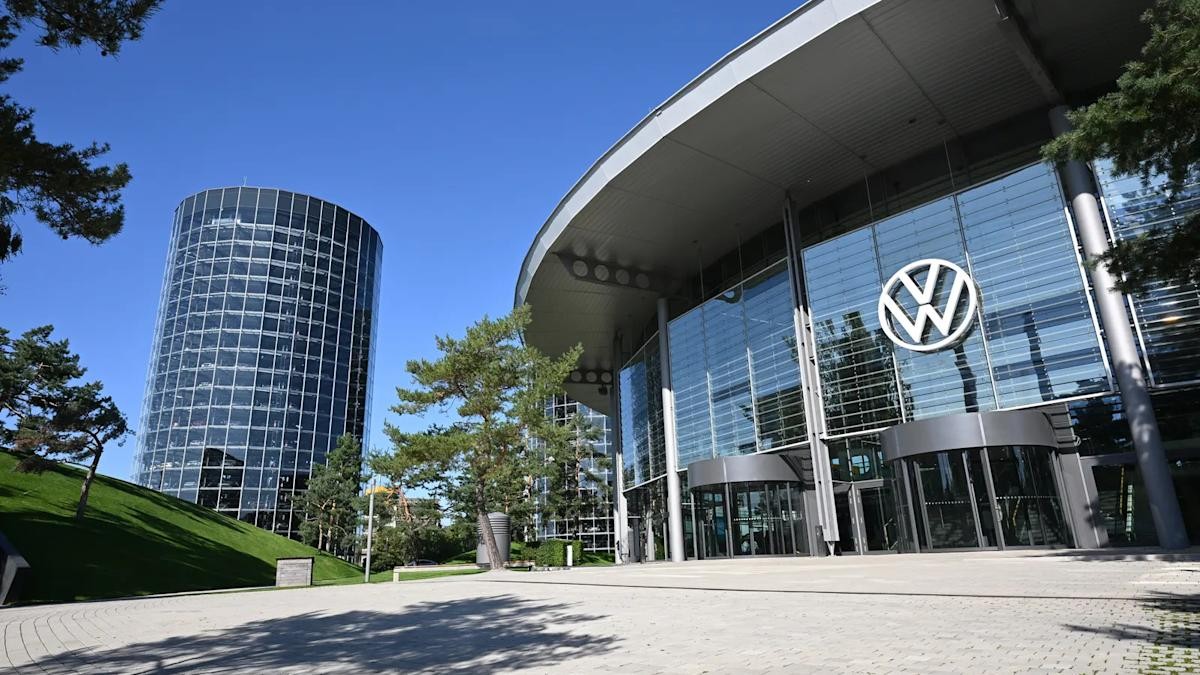 Volkswagen Expands AI Operations with AWS in Five-Year Deal